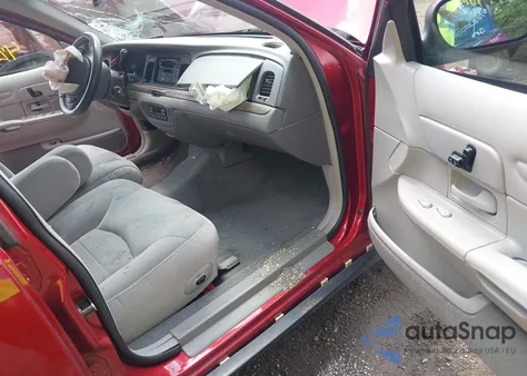 1998 Ford Crown Victoria Lx из США, поврежденный, VIN 2FAFP74W5WX110748